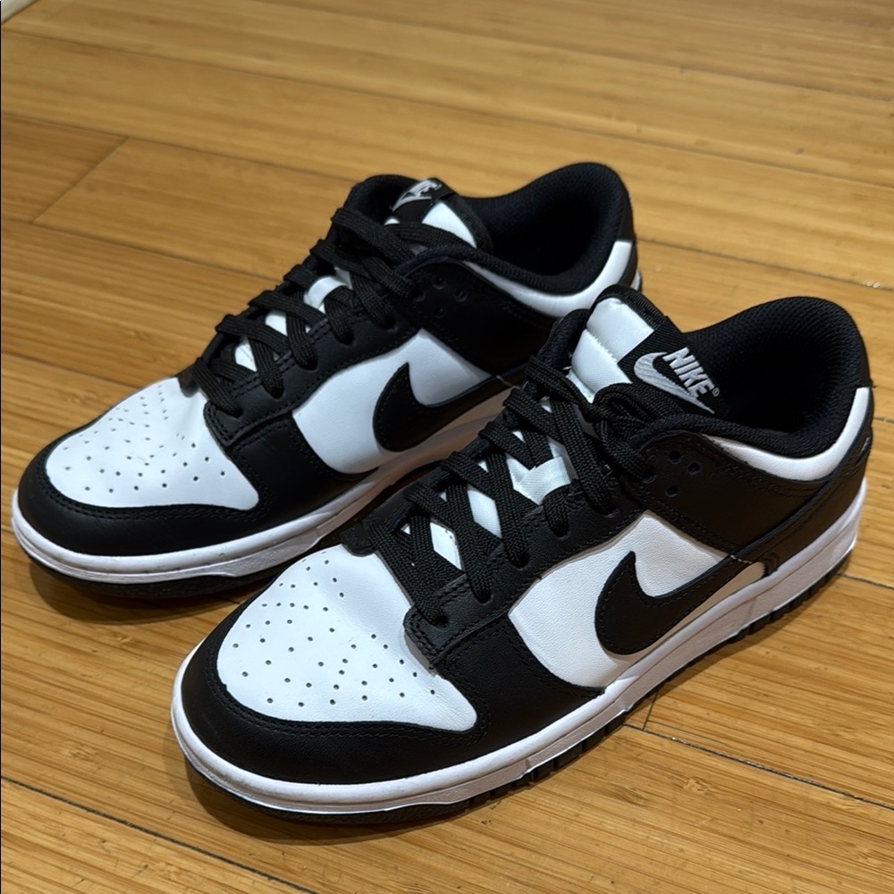 Nike Women’s Dunk Low Sneakers